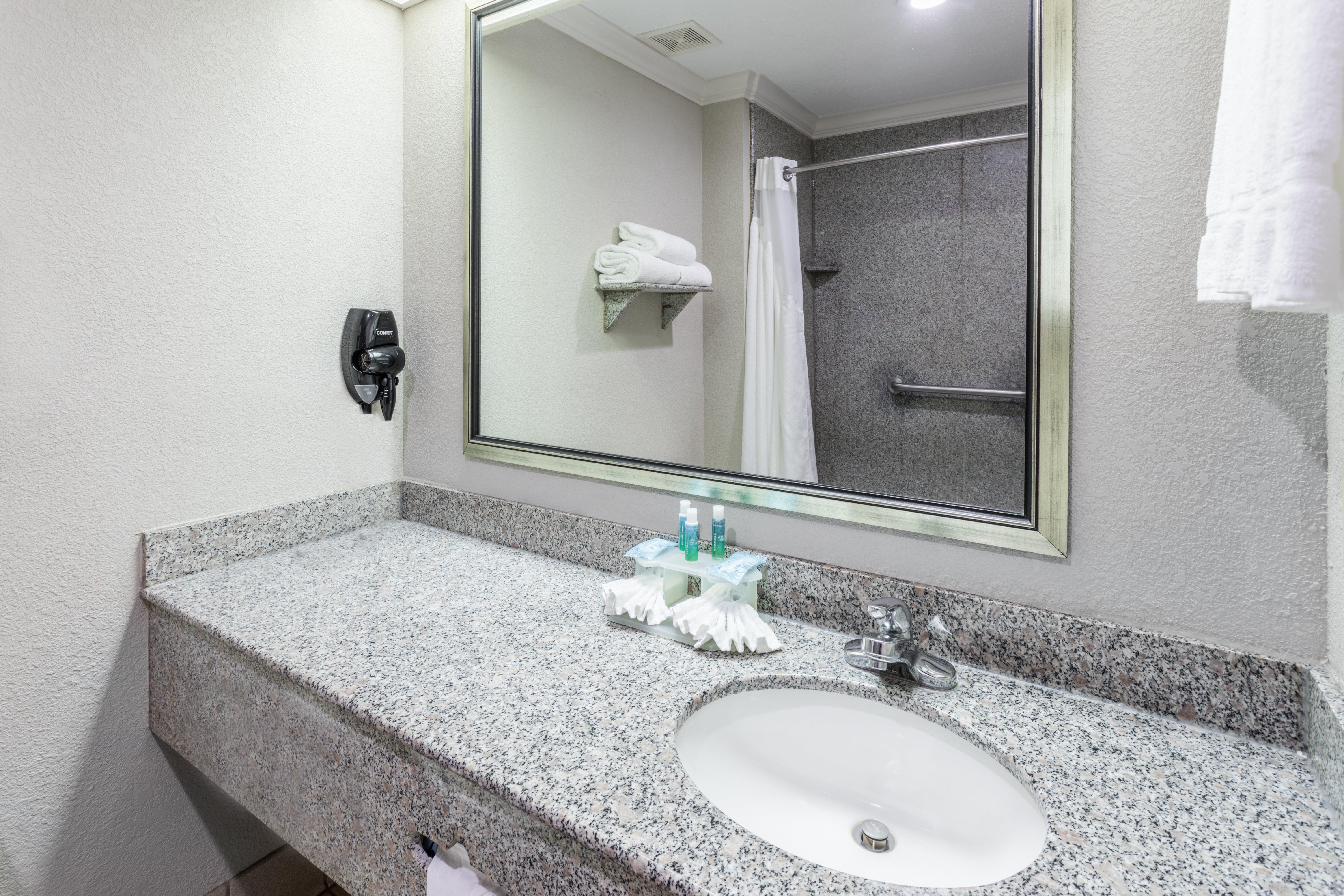 Holiday Inn Express Hotel And Suites Lake Charles By Ihg Zewnętrze zdjęcie