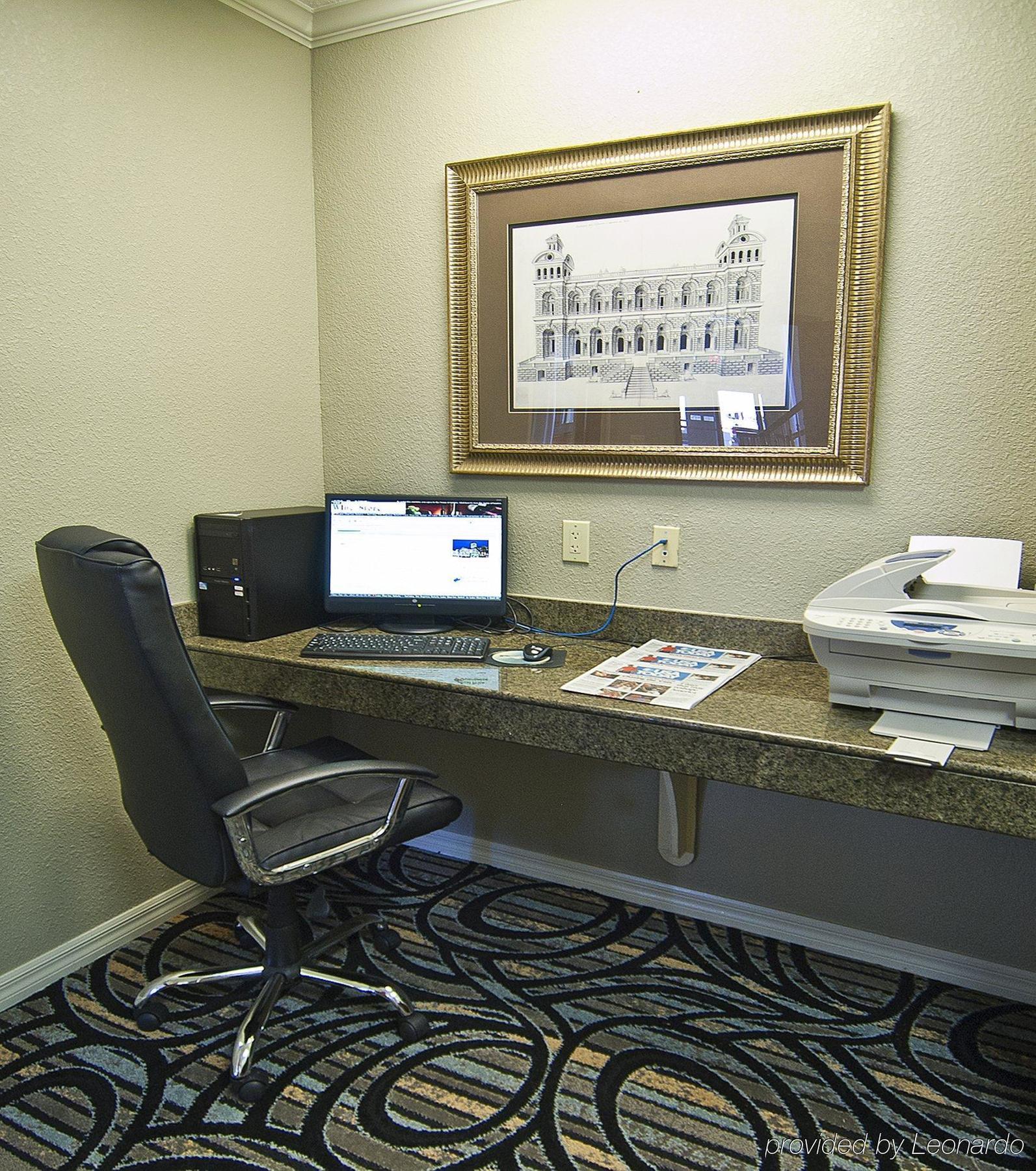 Holiday Inn Express Hotel And Suites Lake Charles By Ihg Udogodnienia zdjęcie