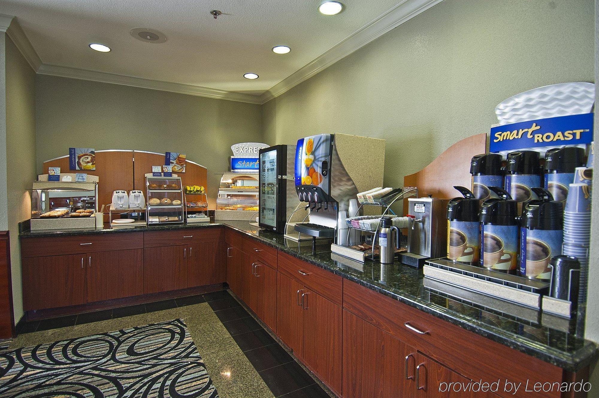 Holiday Inn Express Hotel And Suites Lake Charles By Ihg Restauracja zdjęcie